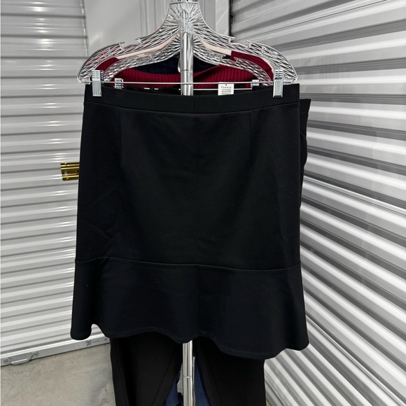 LOFT Dresses & Skirts - Loft | Panel Skirt in Black | size 24